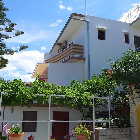 Guest House Kuzmanic Hvar Island Ngoại thất bức ảnh