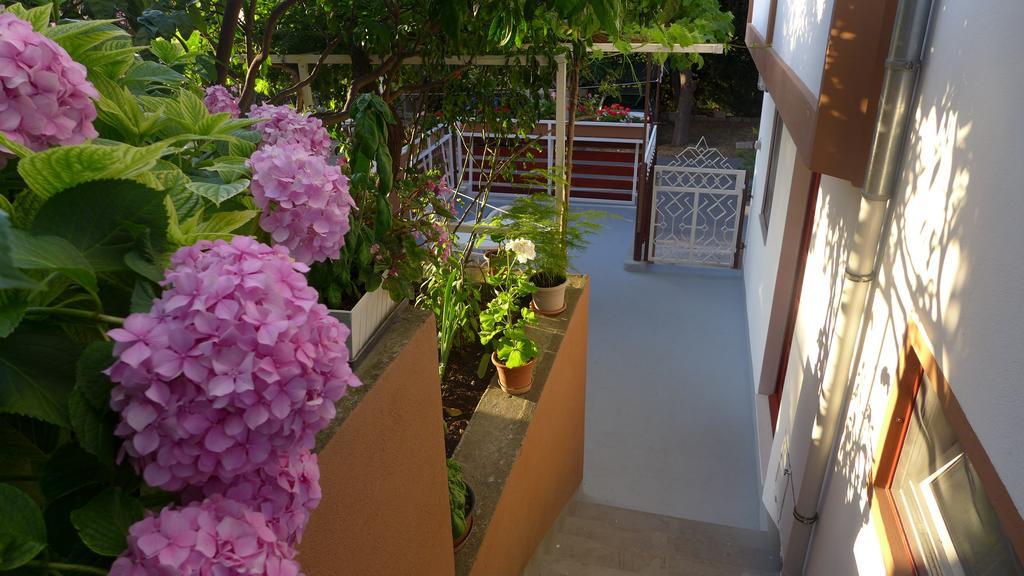 Guest House Kuzmanic Hvar Island Ngoại thất bức ảnh