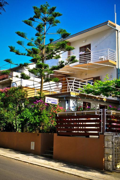 Guest House Kuzmanic Hvar Island Ngoại thất bức ảnh